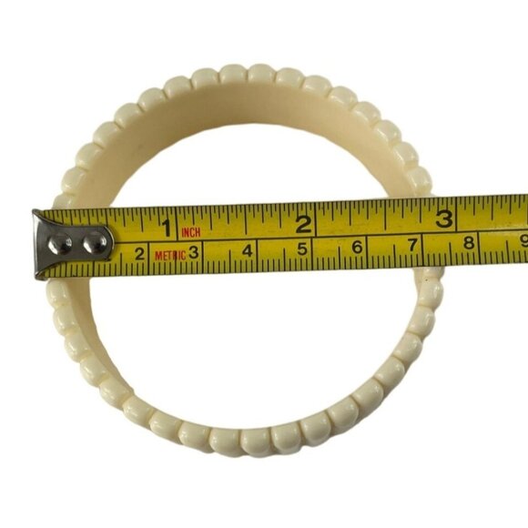 Vintage Cream Ribbed Bakelite Bangle Bracelet Jewelry Accessory - Picture 7 of 8